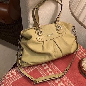 Vintage Coach handbag with Detachable Shoulder Strap